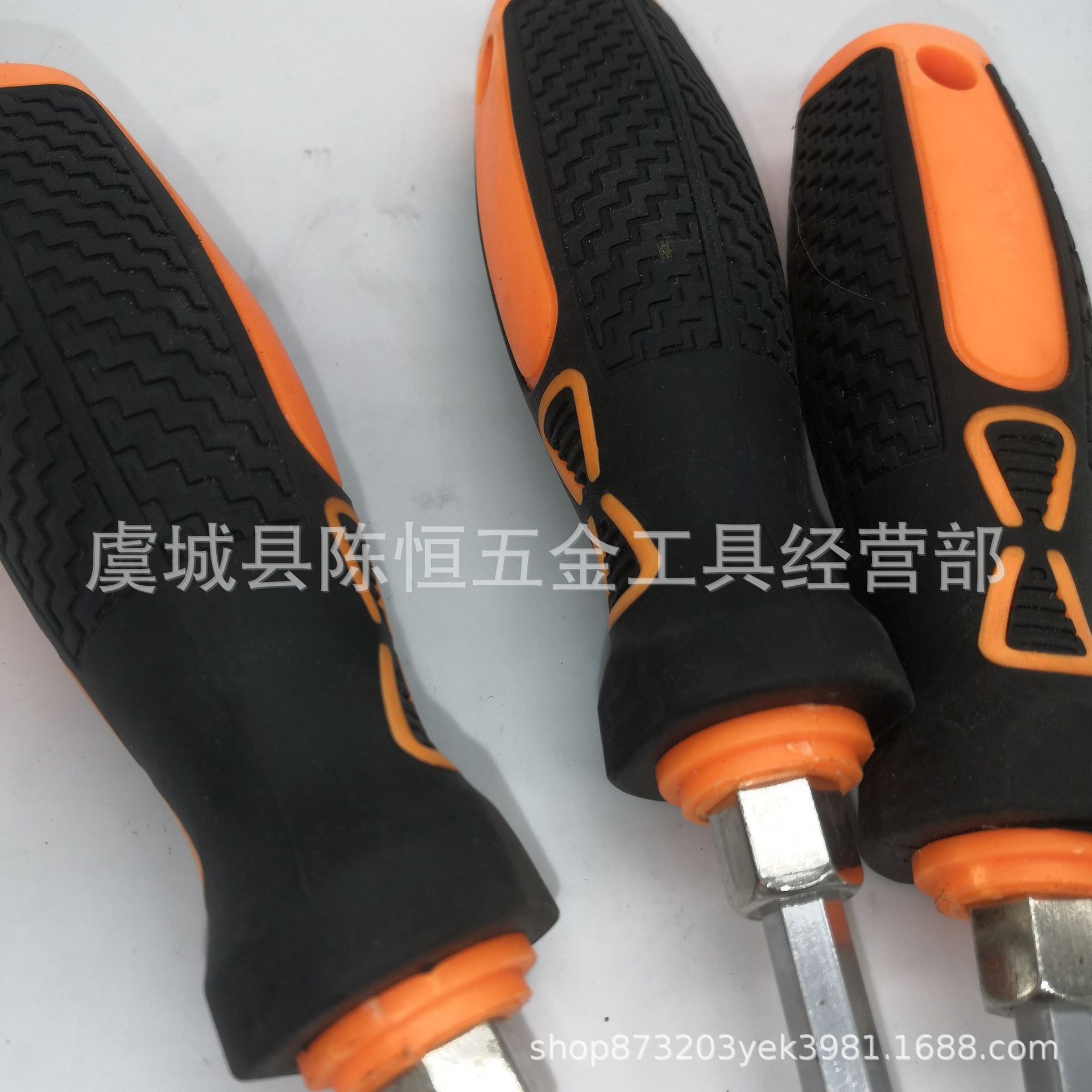 The original factory's new dual-purpose screwdriver with threads, cross-head strong magnetic screwdriver, dual-purpose household screwdriver, anti-slip Application Scenario