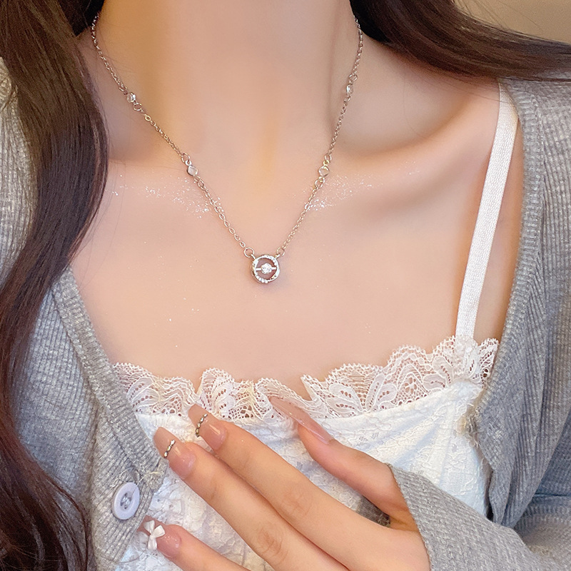 The Korean-style exquisite circular pendant necklace for women in summer exudes a high-end, niche and light luxury vibe. The collarbone chain is a trendy accessory that is both elegant and popular Specification drawing