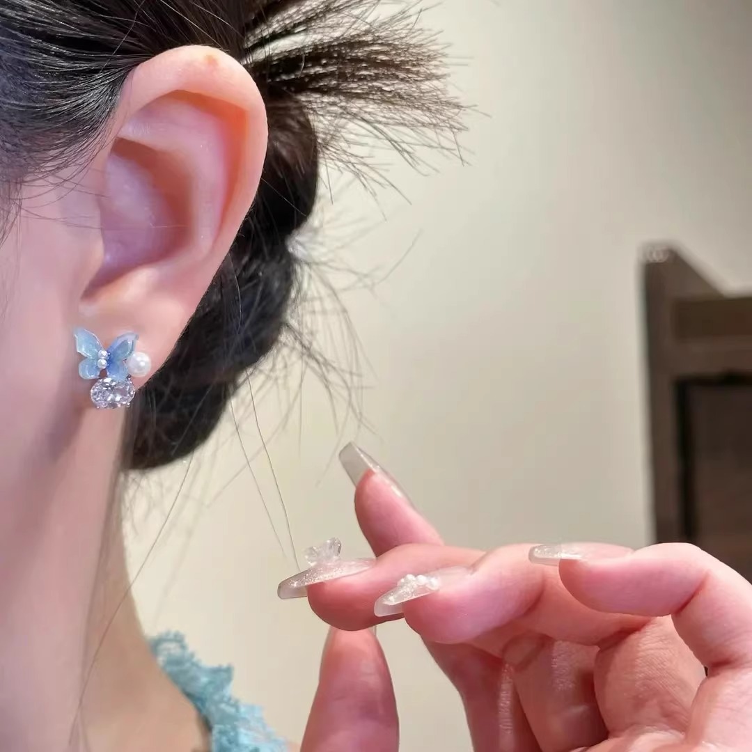 Summer clear blue zircon butterfly earrings, women's light luxury and high-end style, unique pearl earrings wholesale details Picture