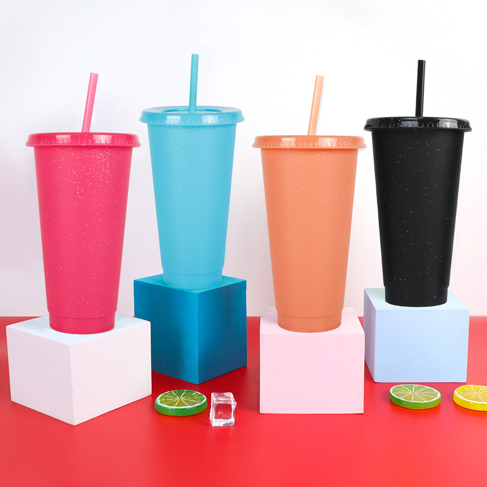 Factory direct supply single-layer glitter straw cups, creative high appearance level beverage fruit tea glitter cups, solid color plastic water cups full figure