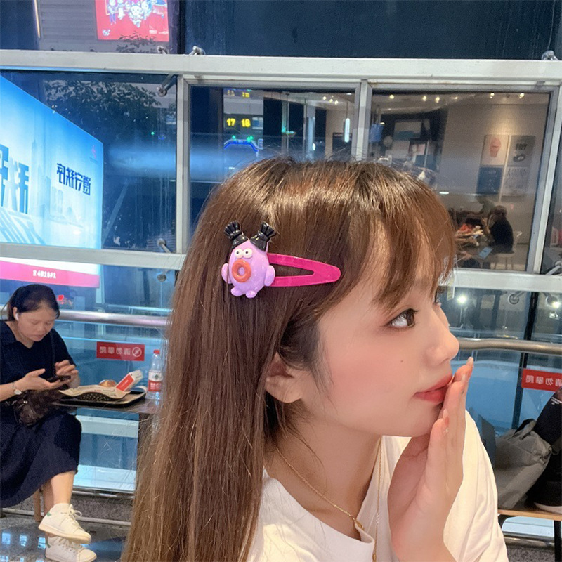 Funny and ugly doll hair clips, sausage-mouth cute hair clips, female bangs by the seaside, broken hair clips, funny headwear 2023 new style Specification drawing