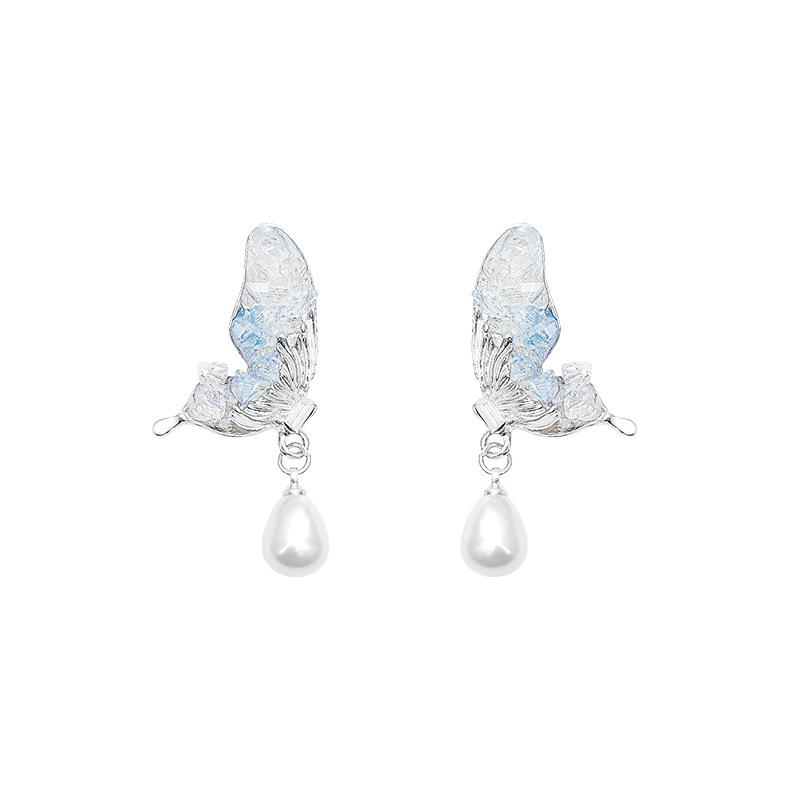 The super ethereal butterfly wing pearl tassel earrings are a light luxury and niche design for women, exuding a sense of sophistication. They are a hit earpiece that has become a social media sensation Item Picture