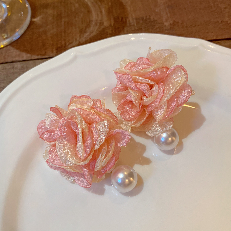 Super ethereal dopamine pink mesh flower earrings for women, summer seaside vacation style pearl earrings, exaggerated earrings Specification drawing
