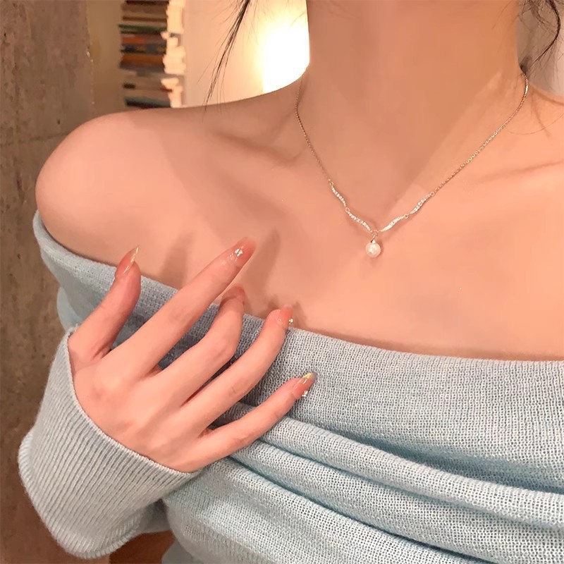 Zirconium wave pearl pendant necklace, a high-end women's light luxury collarbone chain, 2025 new style niche sweater chain accessory full figure