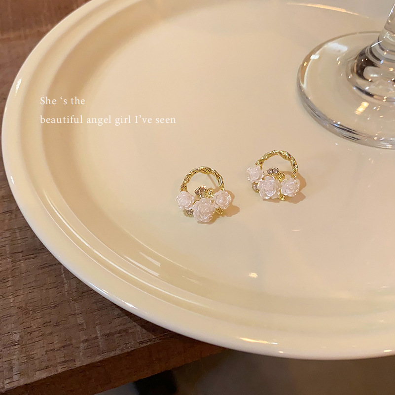 Flower basket Camellia Stud earrings for Women, a new bestseller in 2025, are exquisite and elegant, with a unique and sweet design Specification drawing