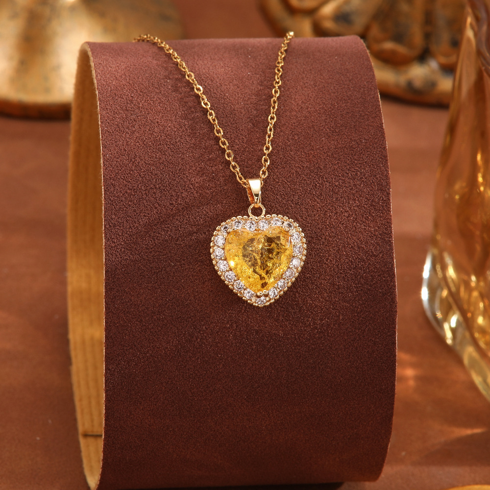 A popular new Austrian crystal zircon necklace for women in Europe and America, featuring a single-layer multi-color heart-shaped collarbone chain details Picture