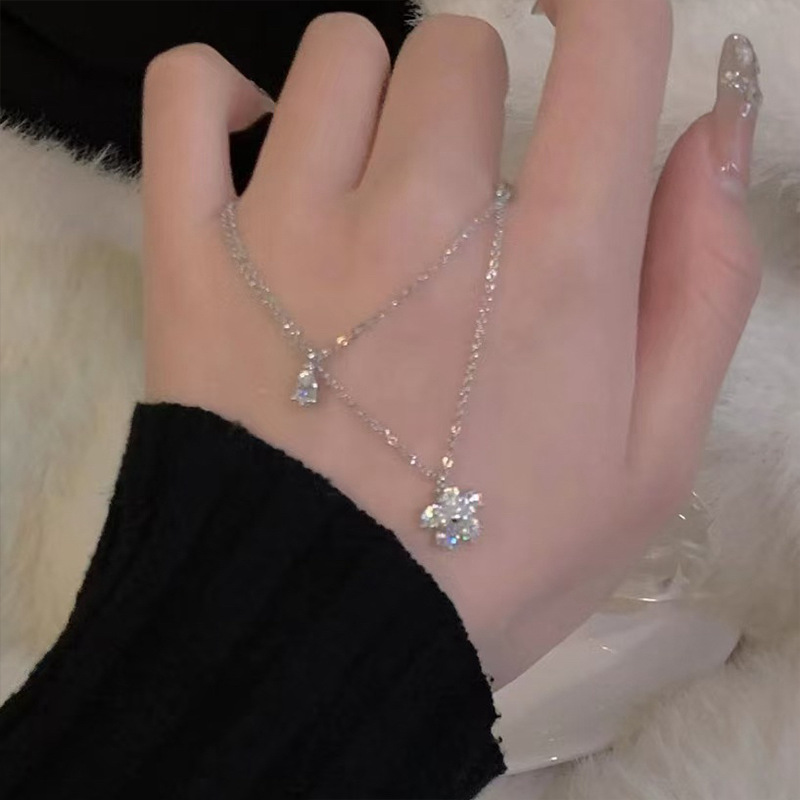 Korean super fairy zircon flower necklace, a light luxury and high-end accessory for women's summer, versatile, niche and exquisite collarbone chain details Picture