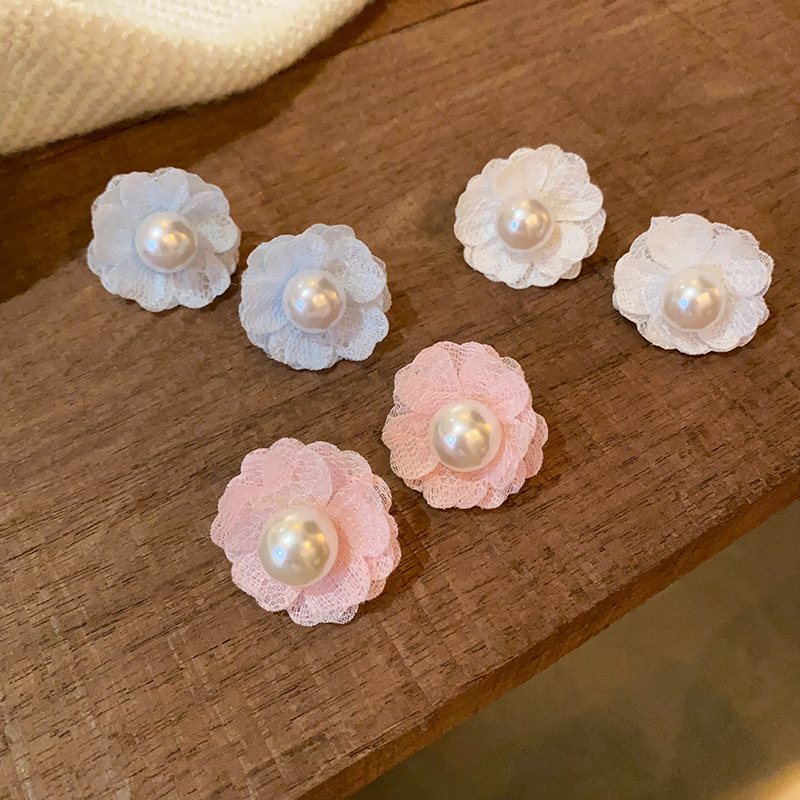 Atmospheric white chiffon flower earrings, sweet and retro floral stud earrings, 2025 new style bestseller, round face earrings details Picture