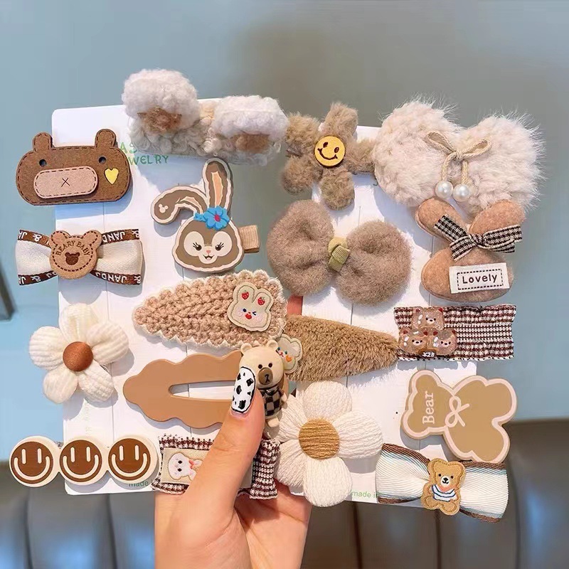 Autumn and winter hair accessories 2023 New Children's milk coffee-colored plush hair clips, cute bangs clips, side clips, hair clips, headwear Application Scenario