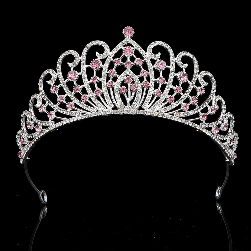 Cross-border Baroque bride's crown, European diamond-encrusted wedding crown headwear, birthday party crystal crown wholesale Application Scenario
