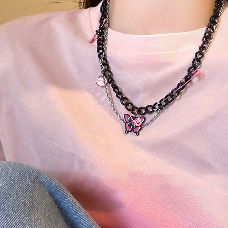 Black chain brooch, pink butterfly necklace, sweet and cool girl pendant, ins hip-hop style collarbone chain accessory Specification drawing
