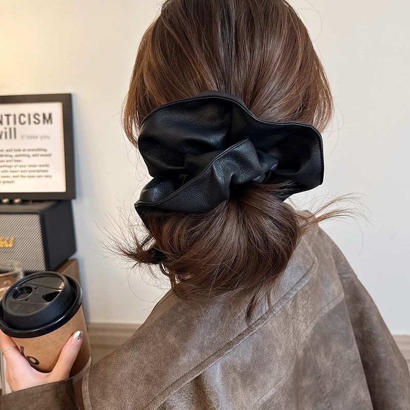 Ankela Red Leather Oversized Large Intestine Hair Band for Women's 2024 new autumn and winter collection, high-end and elegant with a large intestine hair band accessory Specification drawing