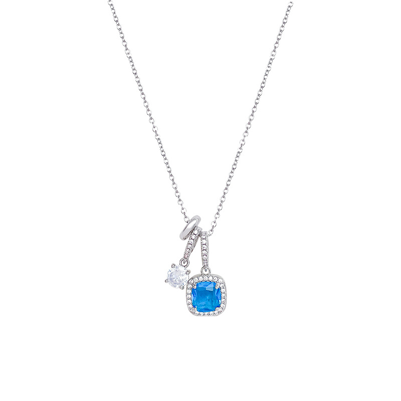 The blue cube sugar zircon necklace is a fashionable, elegant and high-end accessory for women. It is a versatile and light luxury collarbone chain and a popular neckchain accessory Item Picture