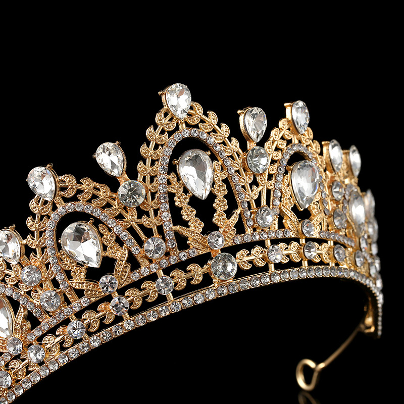 The bride's diamond-encrusted crown headwear, a grand wedding accessory with a European and American style, and a crystal princess birthday crown hair accessory Specification drawing