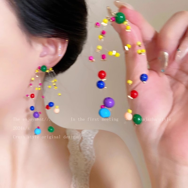Dopamine colored sugar bean beaded tassel earrings, sweet and elegant, versatile, exaggerated stud earrings, light luxury, internet-famous earrings for women Specification drawing