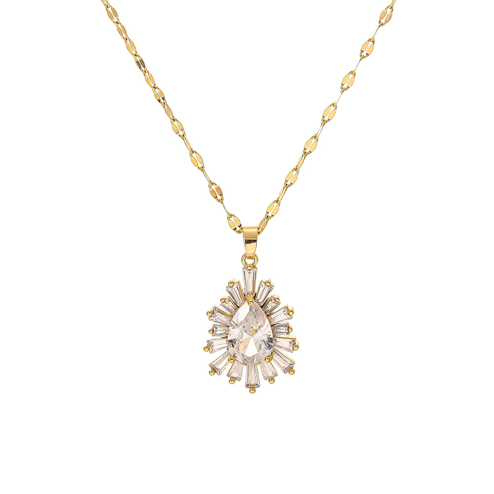 A new style of large zircon pendant from Europe and America, in ins trendy gold luxury diamond-encrusted titanium steel collarbone chain and fashionable neckchain accessory Item Picture