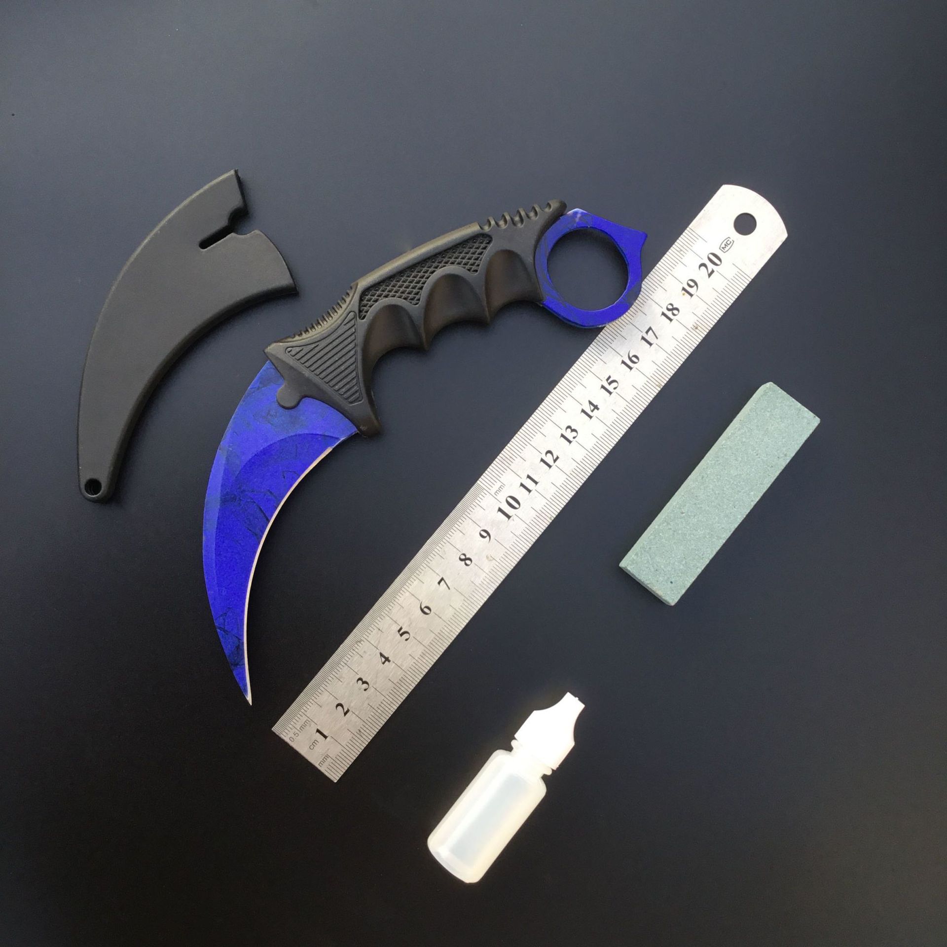 Factory wholesale outdoor portable self-defense claw knives, CSGO game peripheral toy models, high-hardness stainless steel undefined