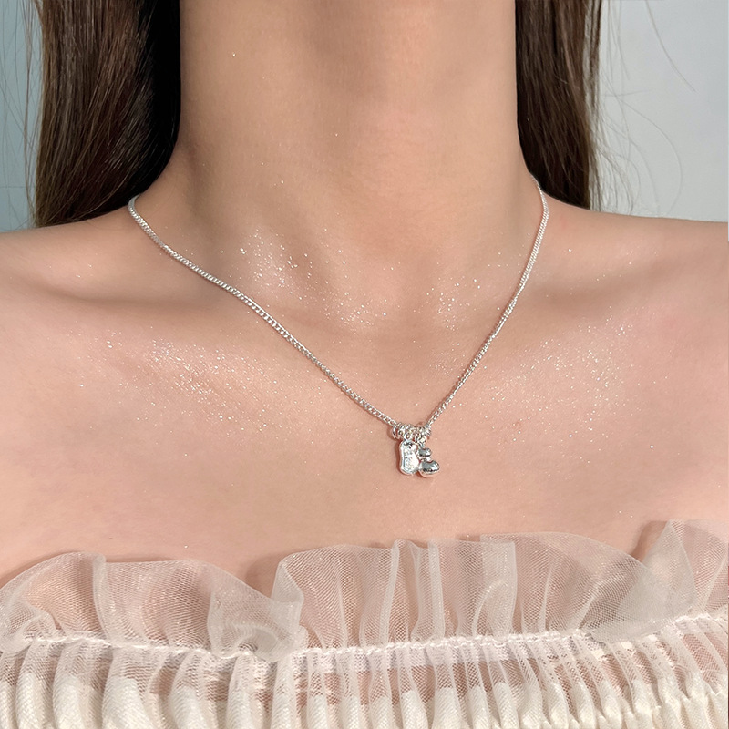 Women's necklace 2025 new style, high appearance level, student accessory, high-end, light luxury, niche jewelry, best friend collarbone chain details Picture