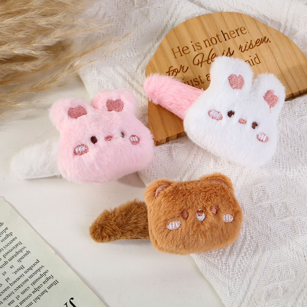 Plush cartoon bear and rabbit large BB clip, cute autumn and winter girl sweet side clip, student furry hair accessory hair clip details Picture