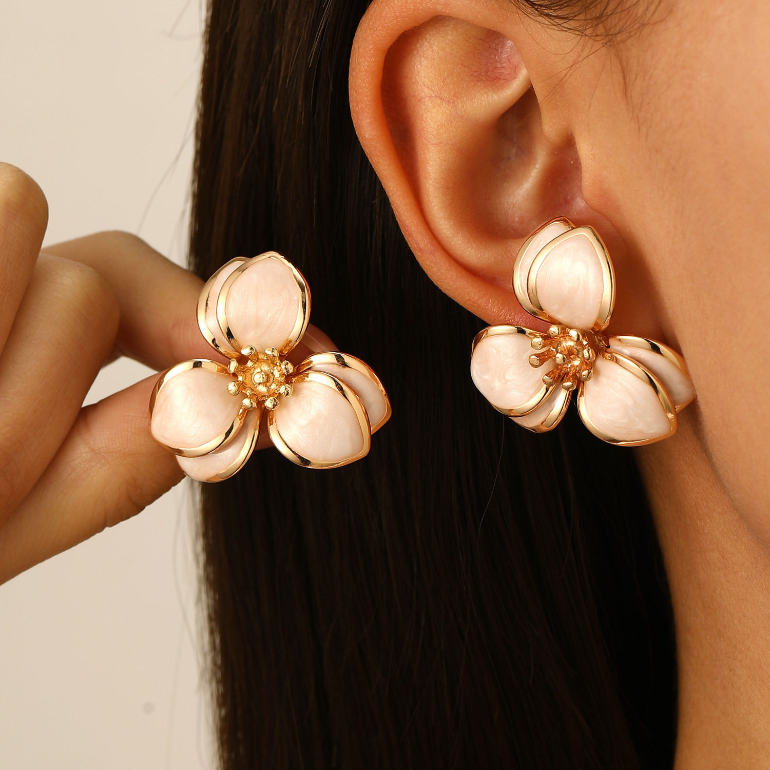 Xiyin's best-selling spring and summer colorful oil-dripping flower stud earrings from Europe and America, with a simple design and double-petal earrings for women full figure