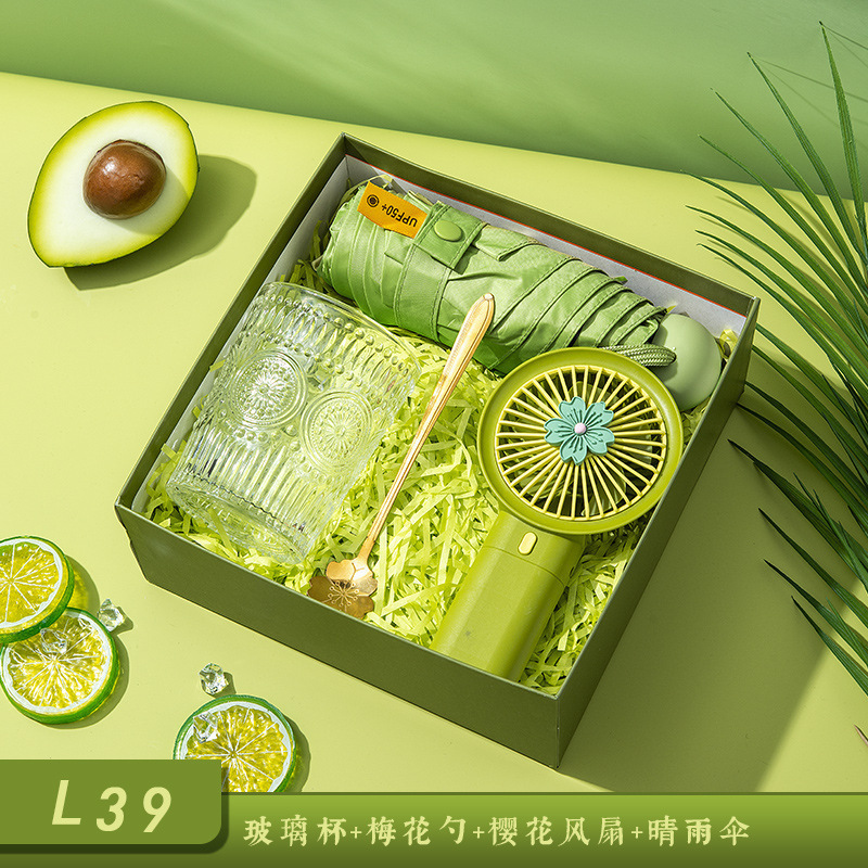 Practical small gifts that can be printed with logos for team-building activities. They can be given to employees and clients as universal gifts for company openings Application Scenario