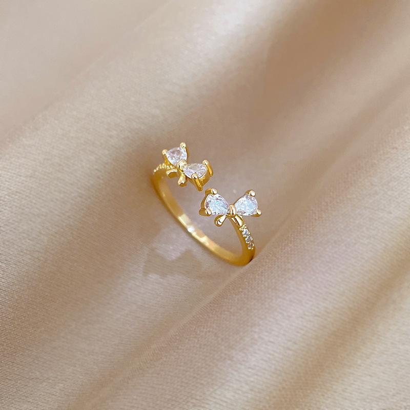 【 Real Gold 】 A simple Japanese-style wristband with adjustable opening and a bow-shaped full diamond ring for couples full figure