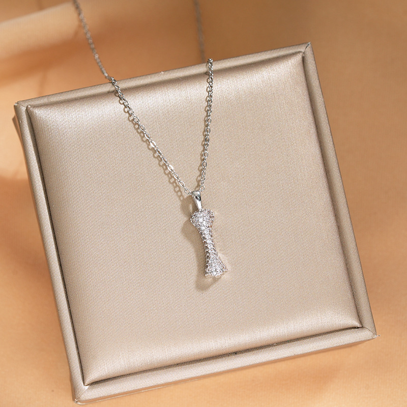 The same style as Xiaohongshu, the slightly studded zircon bone pendant collarbone chain, simple and versatile titanium steel necklace for women wholesale full figure
