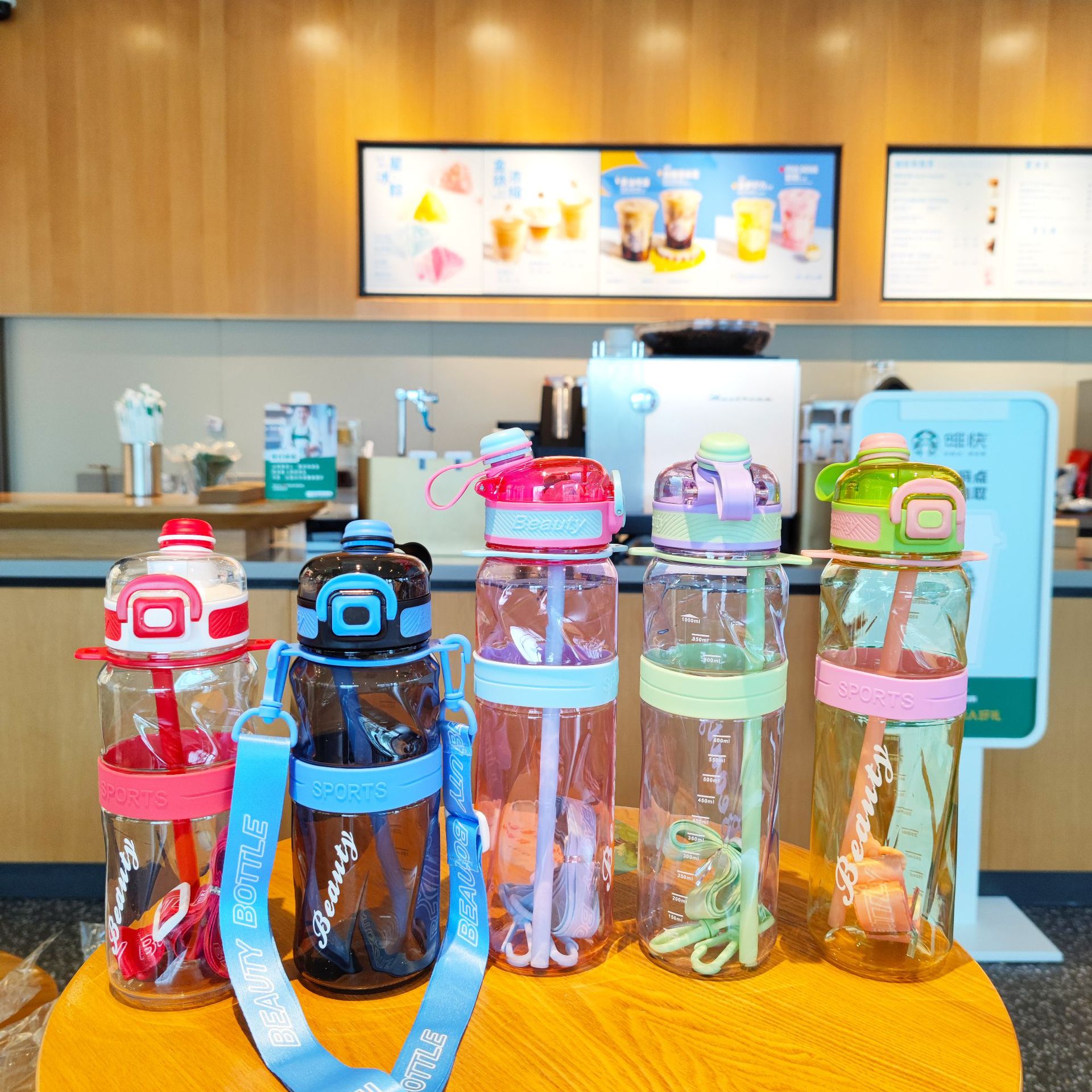 Double-sipped water cup, straw, high appearance level, creative outdoor shoulder strap, plastic cup, space cup, outdoor fitness sports water bottle details Picture