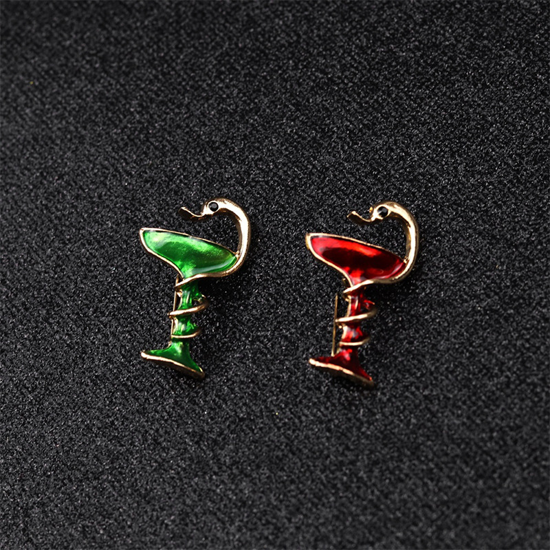 European and American popular accessories, fashionable small snake wine glasses, alloy oil-dripping animal brooches, pins and collar pins, factory direct sales details Picture