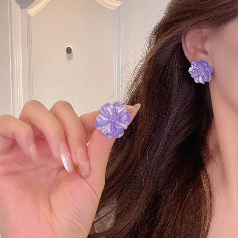 French retro flower earrings, a feminine forest style with a sweet and fresh charm, and floral stud earrings, are summer bestsellers and Internet celebrities details Picture