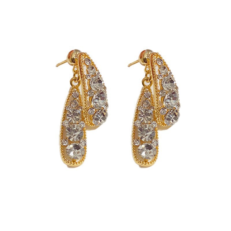 Korean-style full-diamond teardrop earrings are exquisite and elegant. Wearing them from the front and back gives a fashionable and high-end feel. Wholesale of the same style of earrings and earrings as Internet celebrities Item Picture