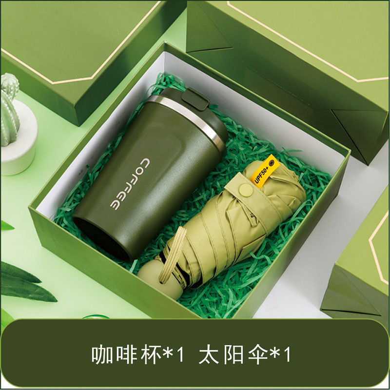 Summer souvenir gift box: Small fans, umbrellas, gift boxes. The company presents practical gifts such as insulated cups and logos to its employees and clients details Picture
