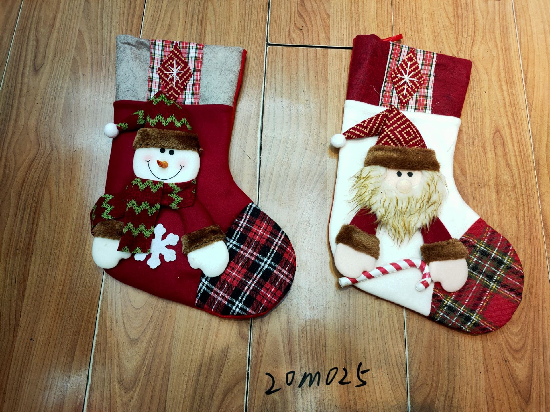Wholesale of new cross-border Christmas decorations, cartoon old man, snowman, deer, Christmas socks, gift bags and Christmas supplies Application Scenario