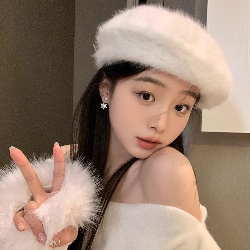 Rear-hanging octagonal pearl stud earrings for women, Japanese and Korean high-end earrings, unique and light luxury style, snowflake earrings and accessories Application Scenario