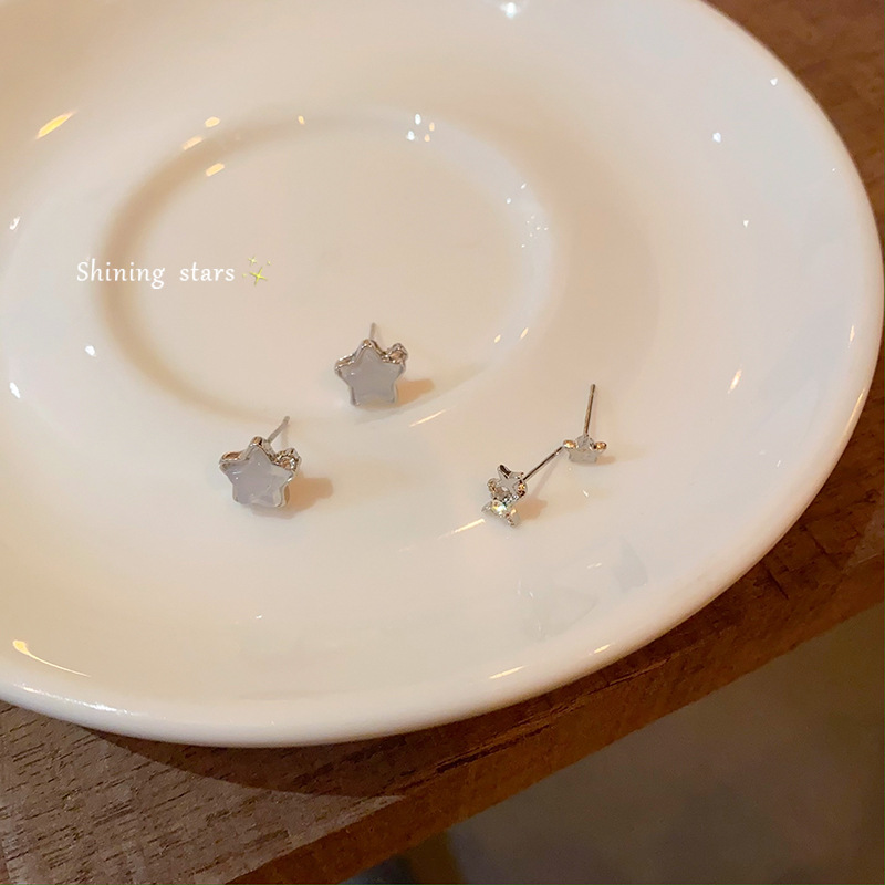 Five-pointed star stud earrings for women, 2025 New style simple design set earrings, small and individual earrings wholesale Application Scenario