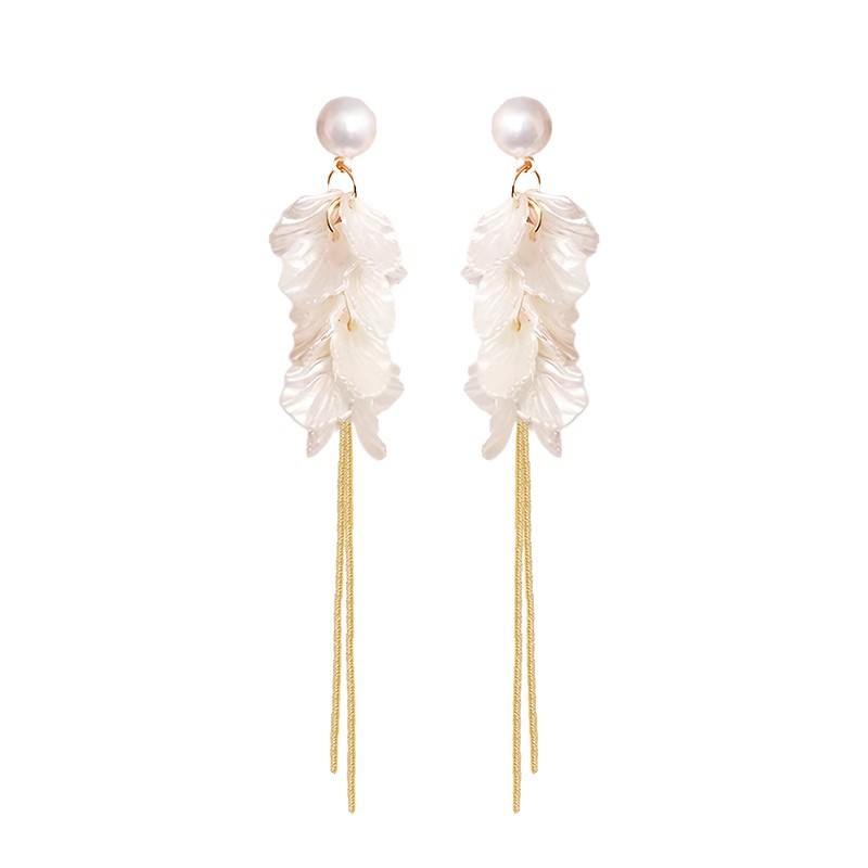Pearl white petal tassel earrings exude a sense of high-end luxury and a touch of light elegance. Versatile earrings, seaside vacation style. Stud earrings for women Item Picture