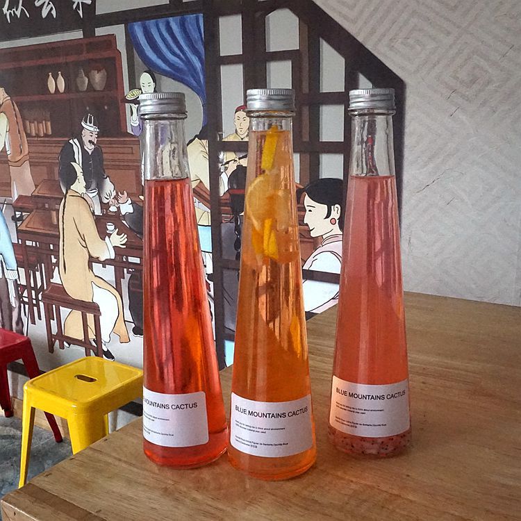 Conical tea beverage bottles, coffee lemon juice milk tea fruit wine bottles, enzyme takeout ins glass bottles details Picture