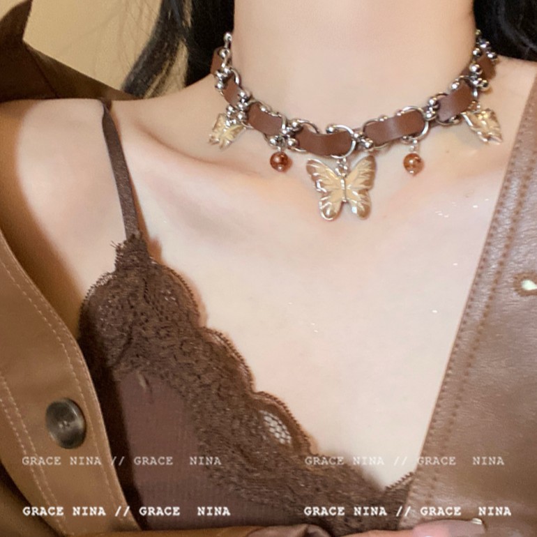 Retro brown Maillard Heavy Industries butterfly necklace, a niche design for women with a high-end feel, and a unique choker leather necklace Application Scenario