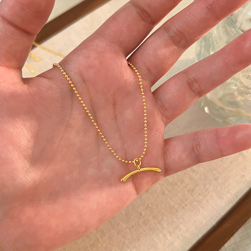 New Chinese-style irregular arc pendant, with a unique and simple design sense, versatile, elegant and fashionable collarbone chain, plain chain details Picture
