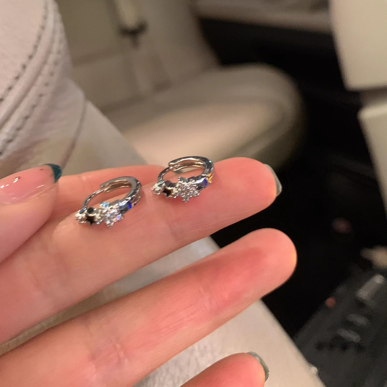 Star Zircon earrings for women, small, individual, high-end and elegant earrings, light luxury and versatile ear rings, wholesale of internet-famous earrings details Picture