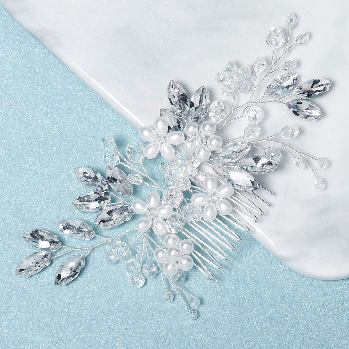 Xiuhe Ancient-style crystal pearl hair accessories, handcrafted updo hair, flower arrangement comb, cross-border retro and beautiful wedding bride's hair comb details Picture