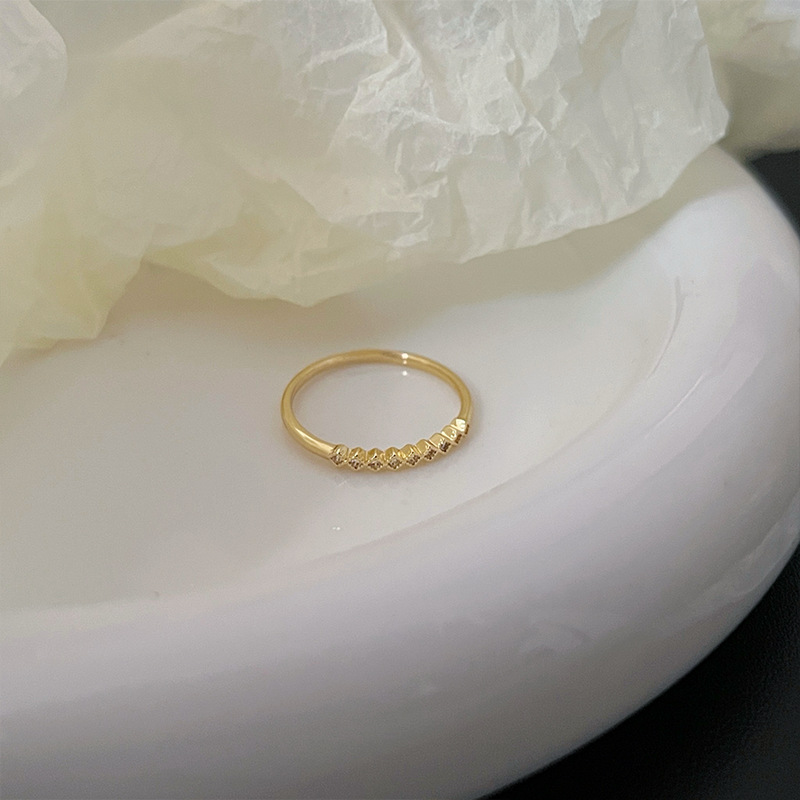 High-end zircon ring for women, light luxury, niche and exquisite design, fashionable and individual, open index finger, Instagram trendy Internet celebrity Application Scenario