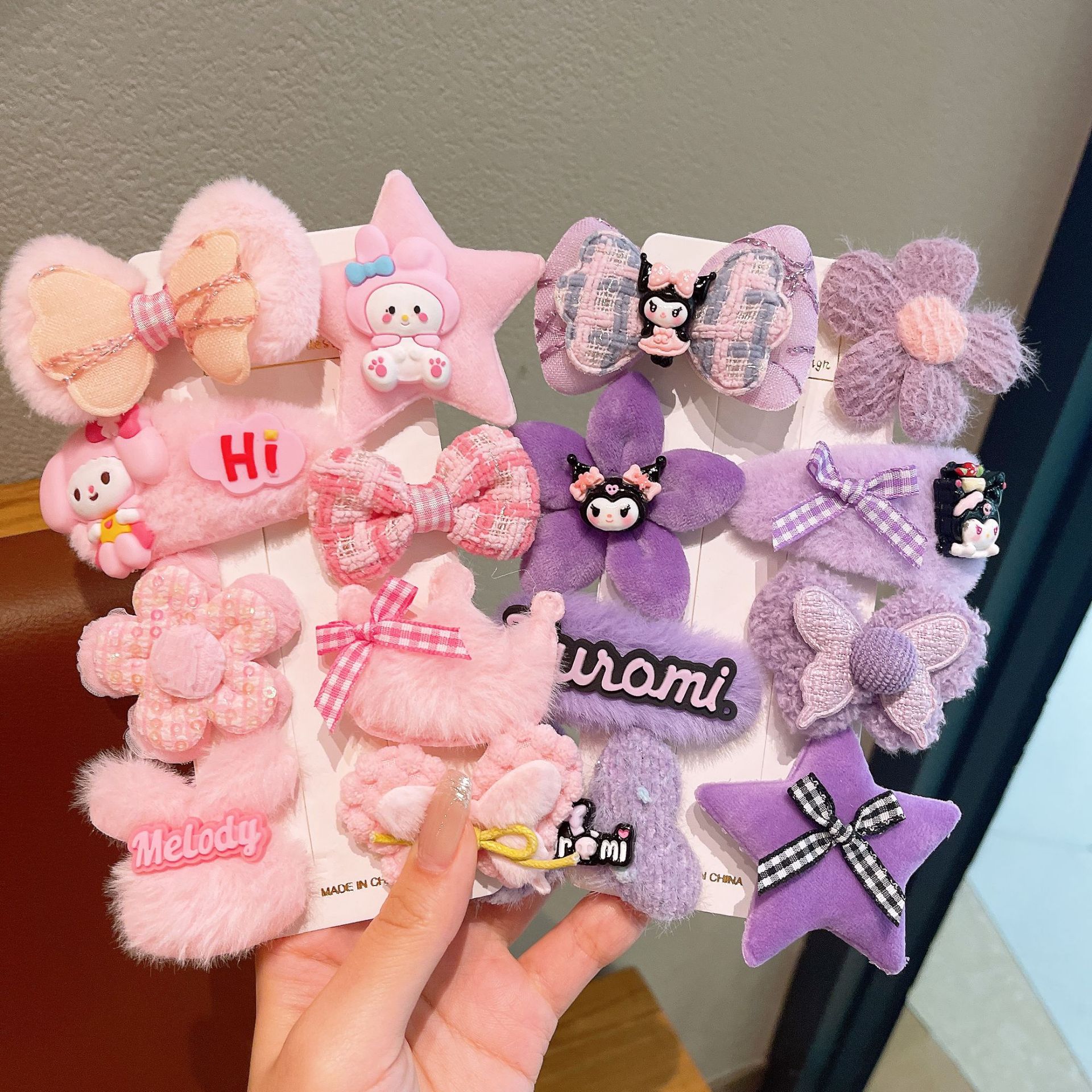 Kuromi cartoon hairpin for girls in autumn and winter, plush fringe side clip, children's hair accessory, baby strawberry bear headwear details Picture