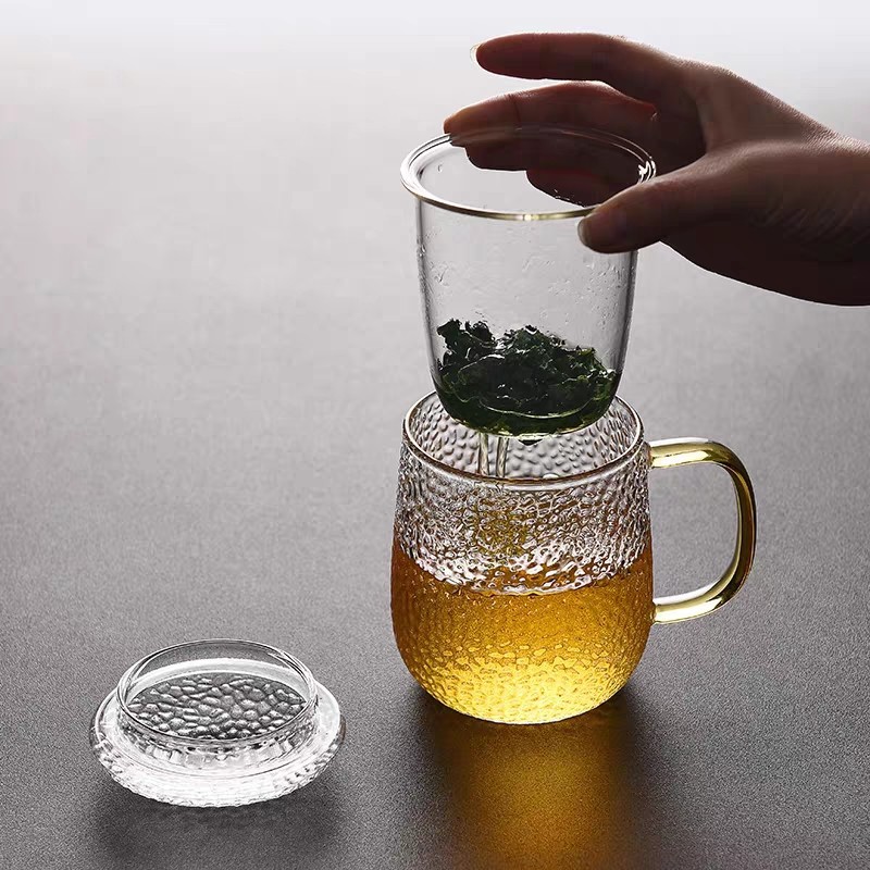 Hammer-patterned glass cups, living room and office cups, household high borosilicate handle, easy-to-clean thickened water cups, wholesale beverages Application Scenario