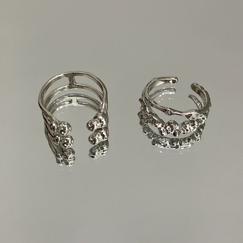 This niche design features a double-layered zircon with a high-end feel. It has a cold and cool texture, a sweet and cool style, and a simple open ring that is fashionable Specification drawing