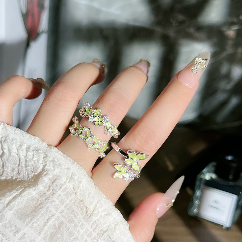 Summer fresh apple green enamel butterfly flower open ring, a fashionable, individualistic, sweet and elegant niche ring for women full figure