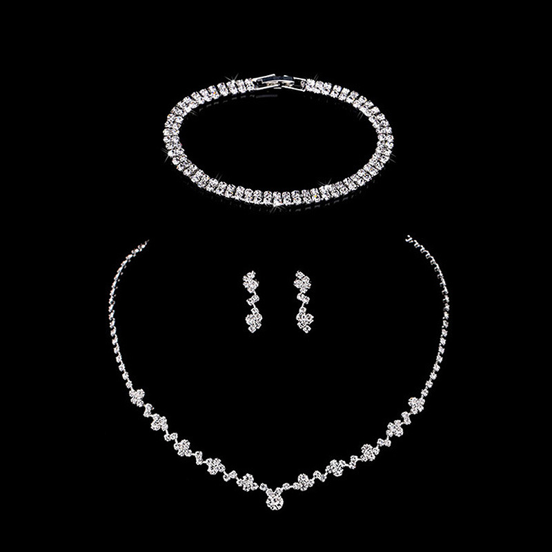 Wholesale of new Korean wedding accessories, silver-plated water drop bride water diamond silver necklace earrings set full figure