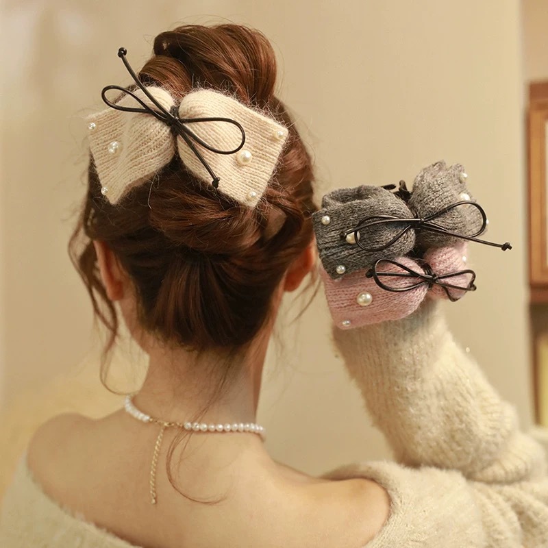 Autumn and winter woolen bow hair clip for women at the back of the head, 2024 new updo, shark clip clip, high-end hair accessory Specification drawing