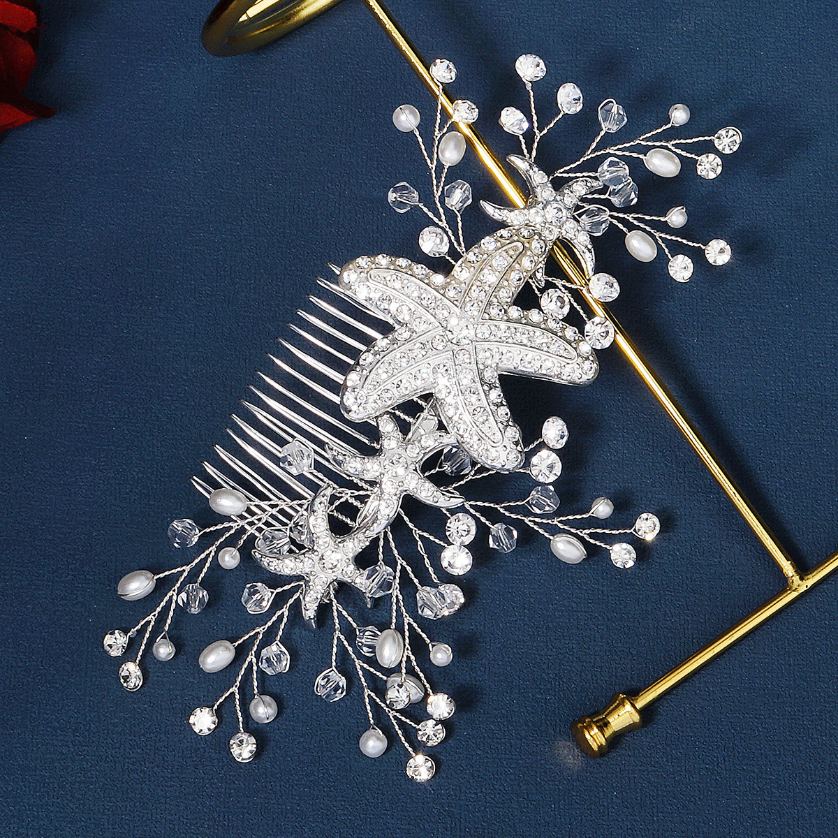 New Korean style accessories: Sweet bride's updo headwear, handcrafted crystal pearl comb, alloy water diamond starfish comb Application Scenario