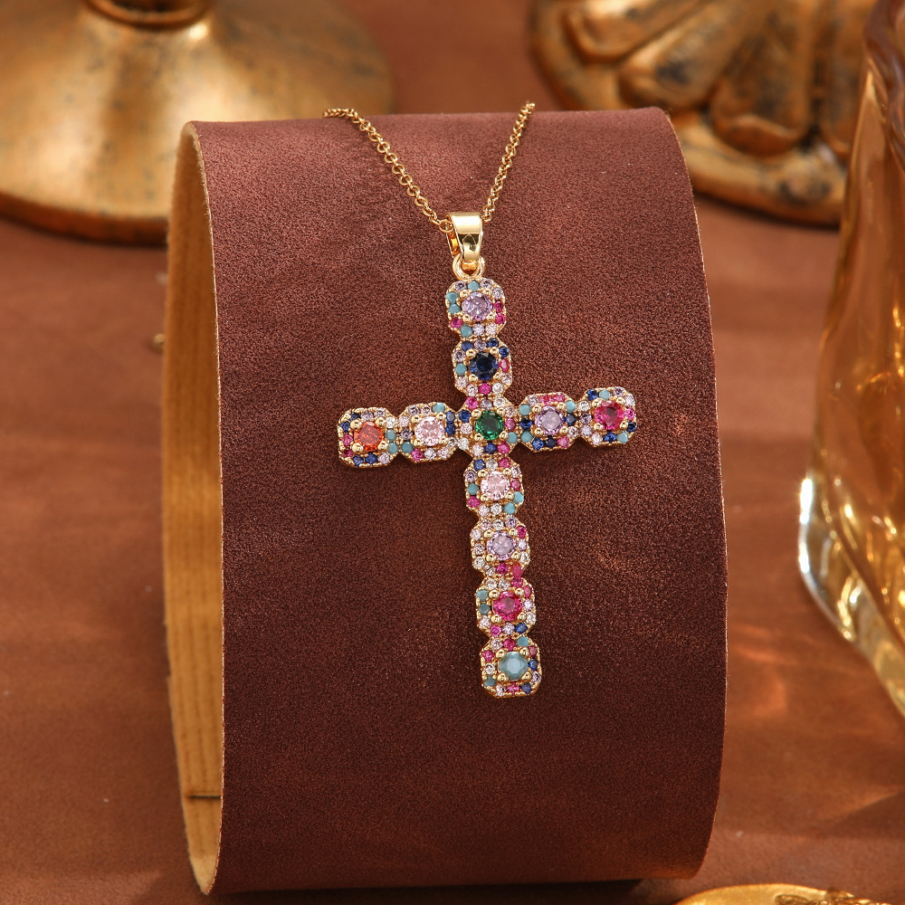 Fashionable and high-end accessories: copper-inlaid zircon pendant necklace, titanium steel cross collarbone chain, niche design, light luxury items Application Scenario